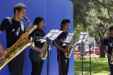 Alumnos de Bellas Artes embellecen jardines de Ciudad Universitaria con música