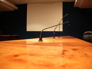 Atribución Algunos derechos reservados por oswaldo SALA DE JUNTAS