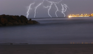 Tormenta en el paraíso CC por Luz Adriana Villa