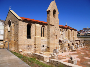 Monasterio Santa Clara-a-Velha por Joao Maximo