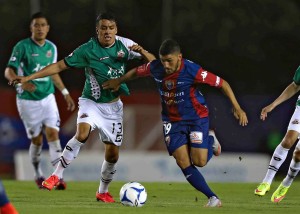 Atlante vs alebrijes foto por @alebrijes